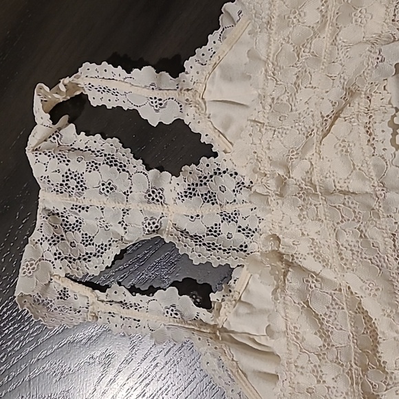 Cream Lace Bralette - Picture 2 of 3